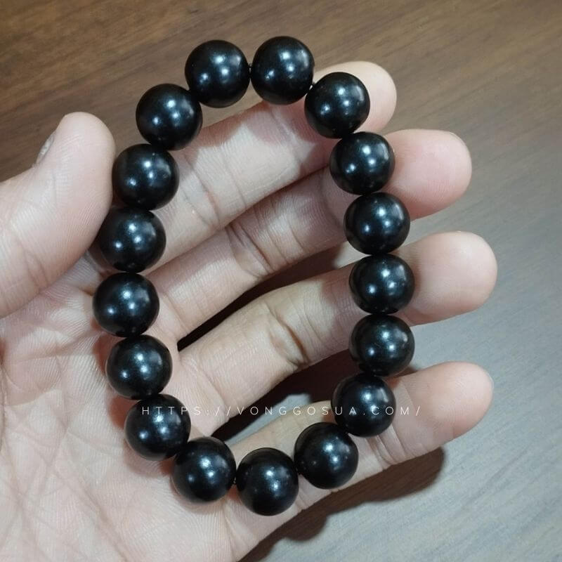 Vòng Tay Gỗ Mun Sừng Đen 12ly 17 Hạt 8 Vòng gỗ mun sừng 12ly hạt tròn
